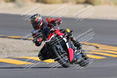 media/Oct-08-2022-SoCal Trackdays (Sat) [[1fc3beec89]]/Turn 10 (945am)/